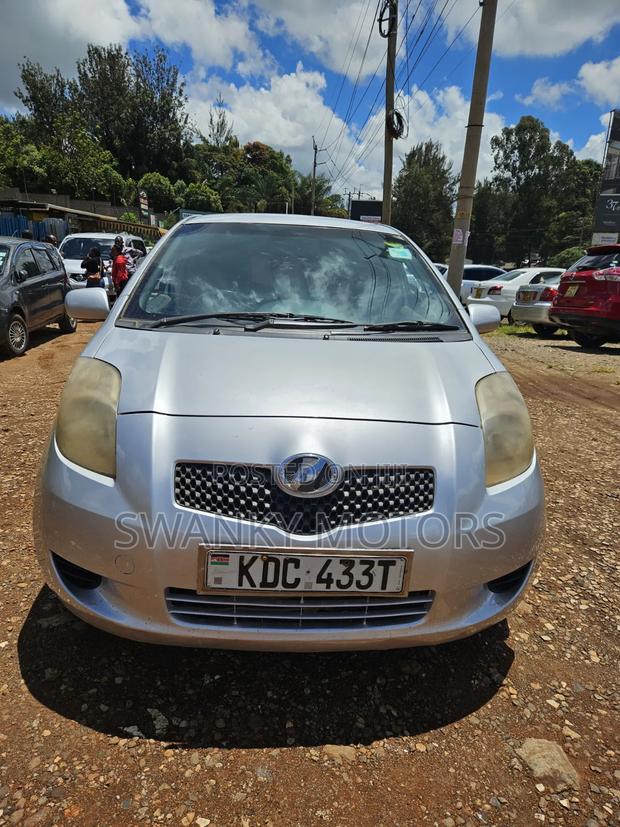 Toyota Vitz 1.3 FWD 5dr 2007 Silver
