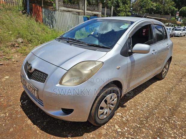 Toyota Vitz 1.3 FWD 5dr 2007 Silver