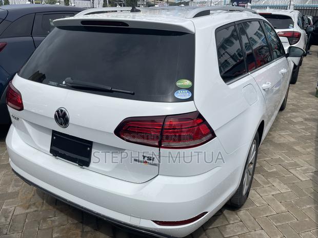 Volkswagen Golf 2019 White