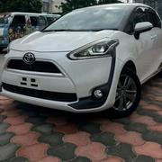 Toyota Sienta 2019 White for sale