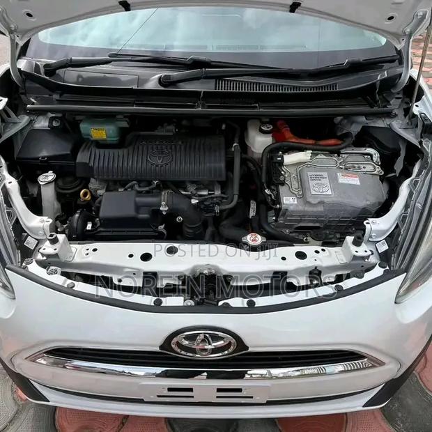 Toyota Sienta 2019 White