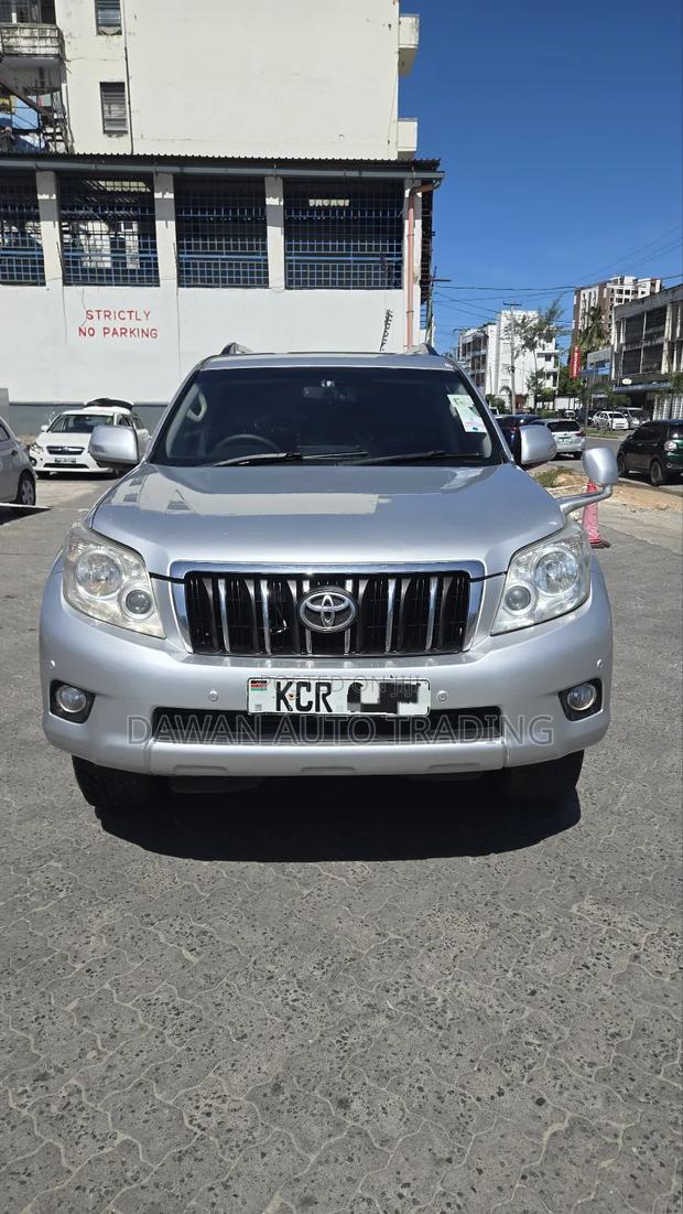 Toyota Land Cruiser Prado 2012 Silver