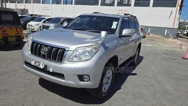 Toyota Land Cruiser Prado 2012 Silver