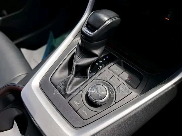 Toyota RAV4 2019 Pearl