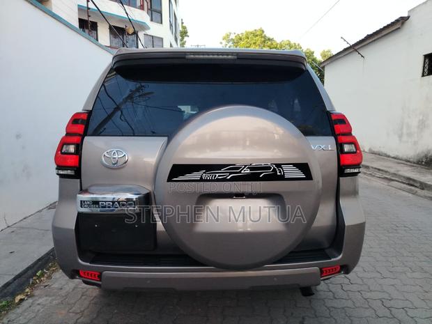Toyota Land Cruiser Prado 2.8 2020 Brown