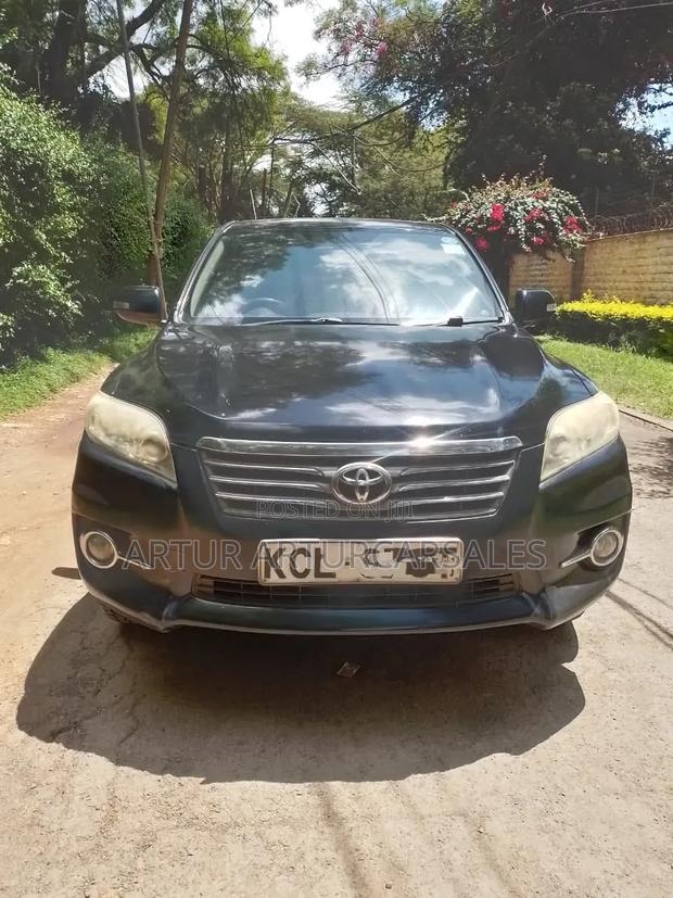 Toyota Vanguard 2011 Black