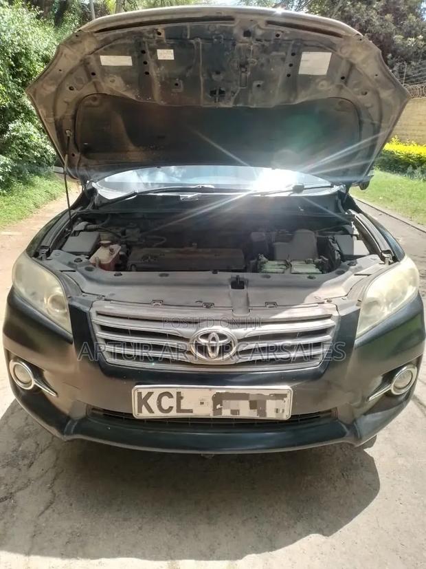 Toyota Vanguard 2011 Black
