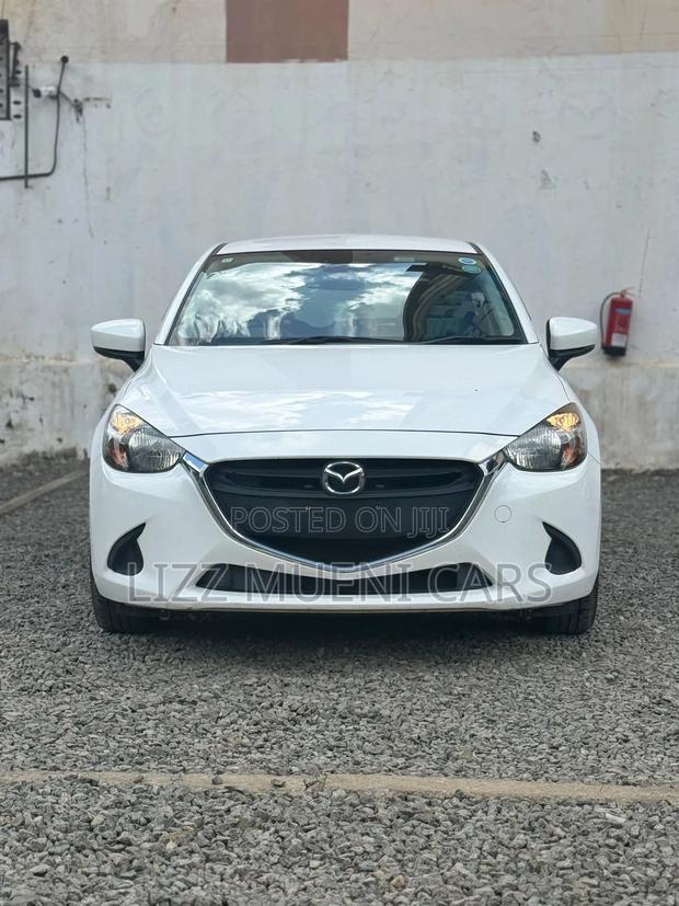 Mazda Demio 2018 White