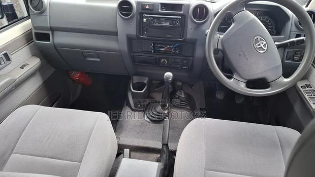 Toyota Land Cruiser 2016 White