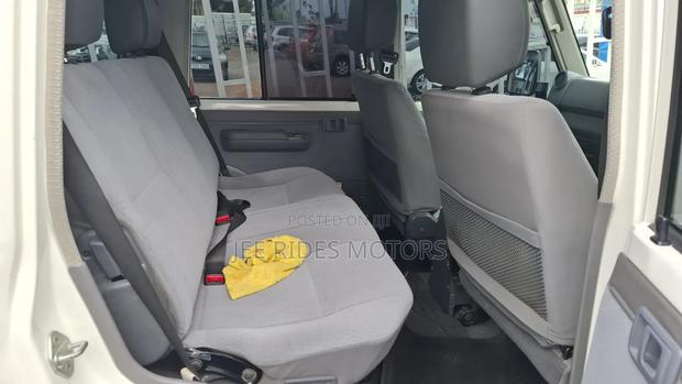 Toyota Land Cruiser 2016 White