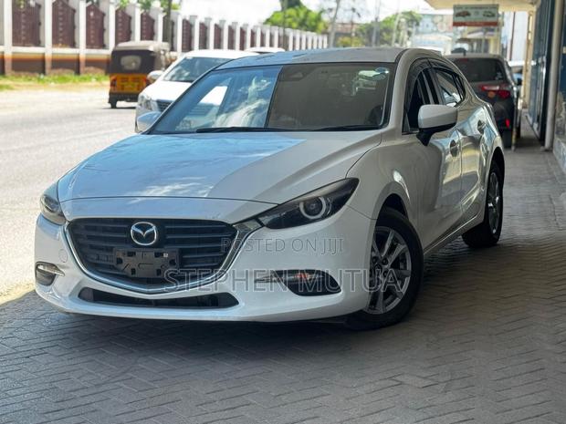 Mazda Axela 2019 White