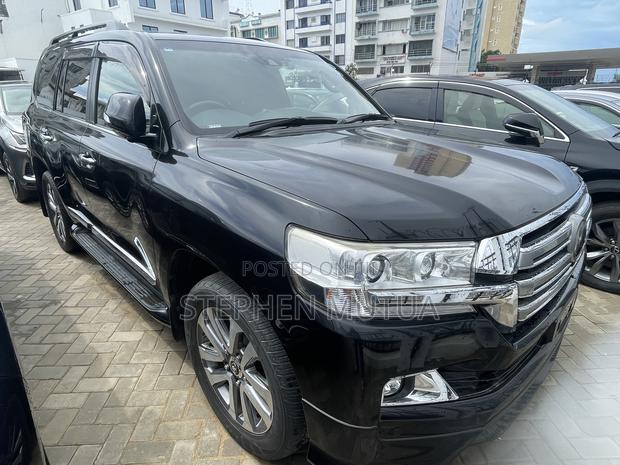 Toyota Land Cruiser 4.6 V8 ZX 2018 Black