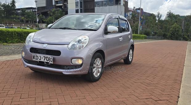 Toyota Passo 2015 Pink