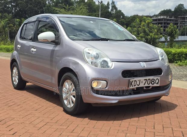 Toyota Passo 2015 Pink