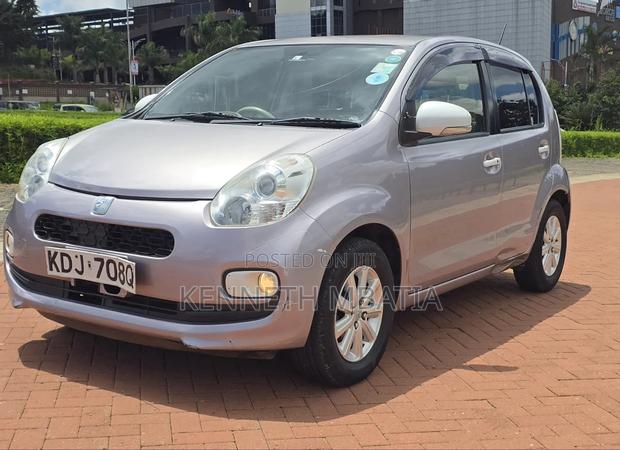 Toyota Passo 2015 Pink