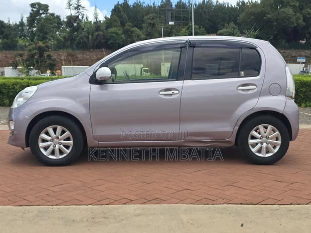 Toyota Passo 2015 Pink