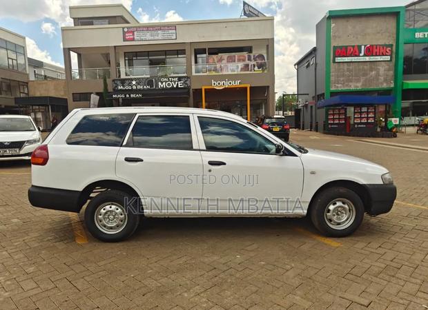 Nissan Advan 2006 White