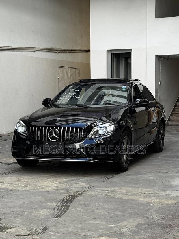 Mercedes-Benz C200 2019 Black
