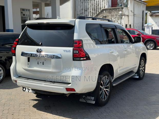 Toyota Land Cruiser Prado 2.8 2021 White