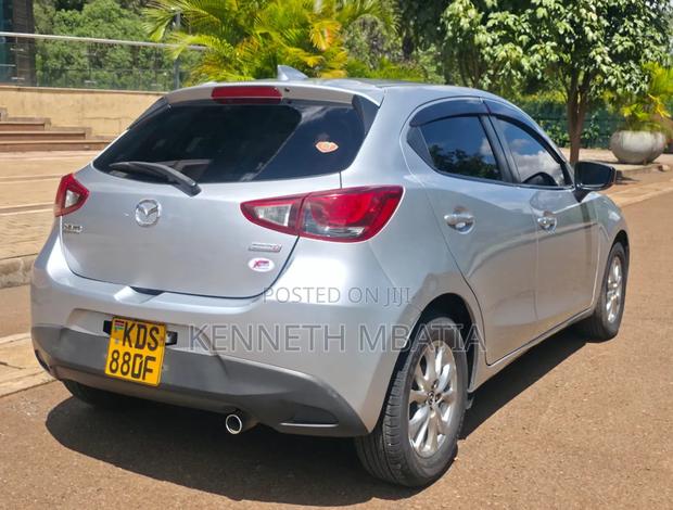 Mazda Demio 2017 Silver