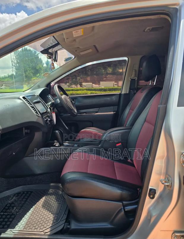Nissan Wingroad 2011 Silver