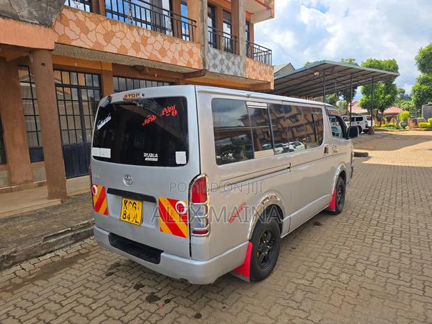 Toyota HiAce 2009 Silver