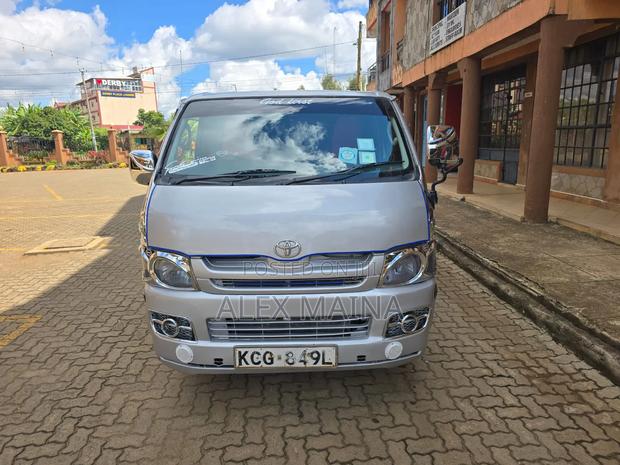 Toyota HiAce 2009 Silver