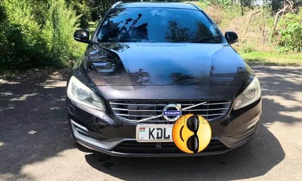Volvo V60 2015 Maroon