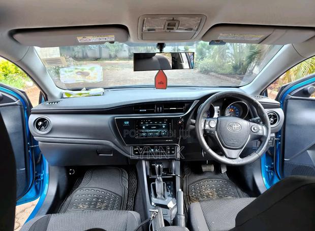 Toyota Auris 2016 Blue