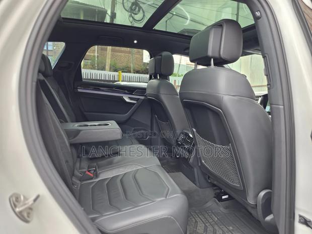 Volkswagen Touareg 2019 White