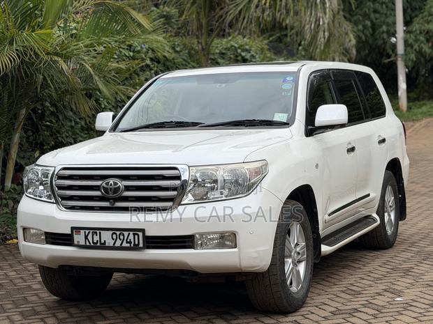 Toyota Land Cruiser 2012 White