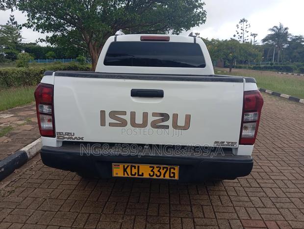 Isuzu D-MAX 2016 White