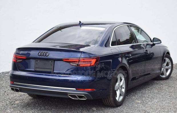 Audi A4 2.0T Premium FWD 2019 Blue