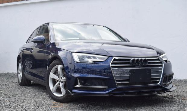 Audi A4 2.0T Premium FWD 2019 Blue