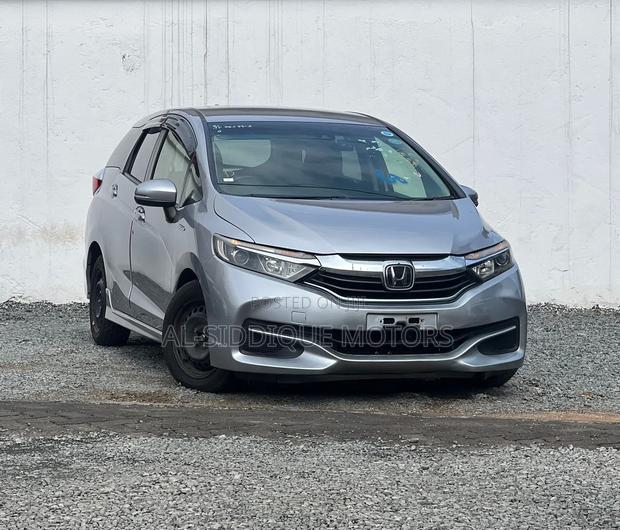 Honda Fit Shuttle 1.5 Hybrid 2WD 2019 Silver