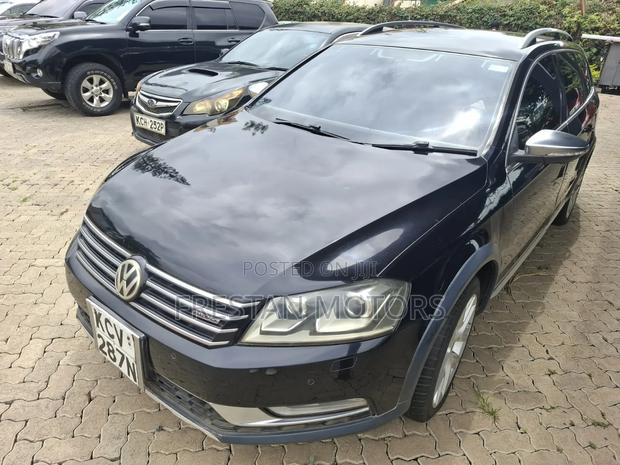 Volkswagen Passat 2012 Blue