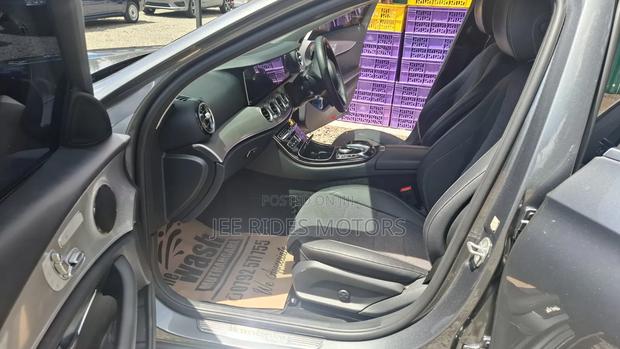 Mercedes-Benz E200 2017 Gray