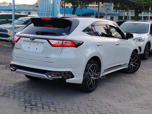 Toyota Harrier 2019 Off white