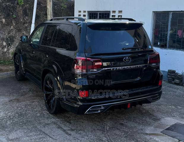 Toyota Land Cruiser 4.6 V8 ZX 2019 Black