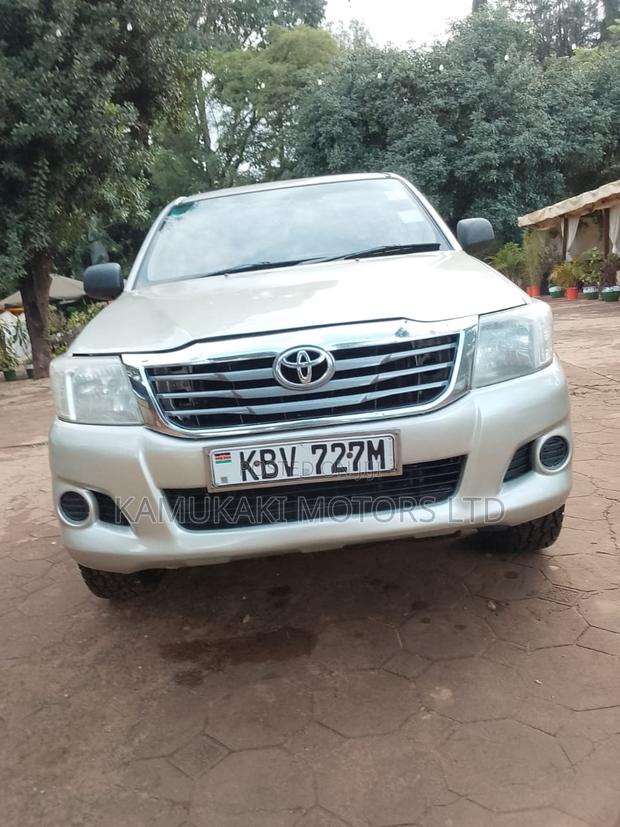 Toyota Hilux 2013 Silver