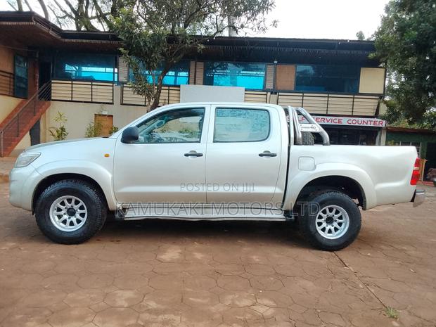 Toyota Hilux 2013 Silver