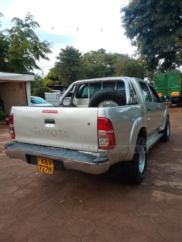 Toyota Hilux 2013 Silver