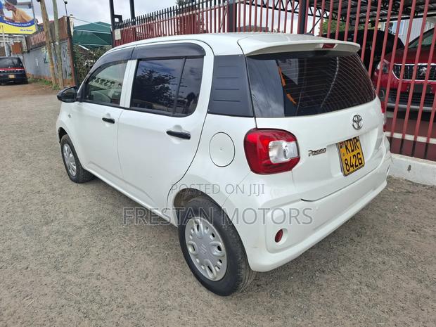 Toyota Passo 2017 White