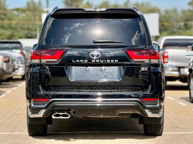 Toyota Land Cruiser 3.3 Diesel 4WD 2022 Black
