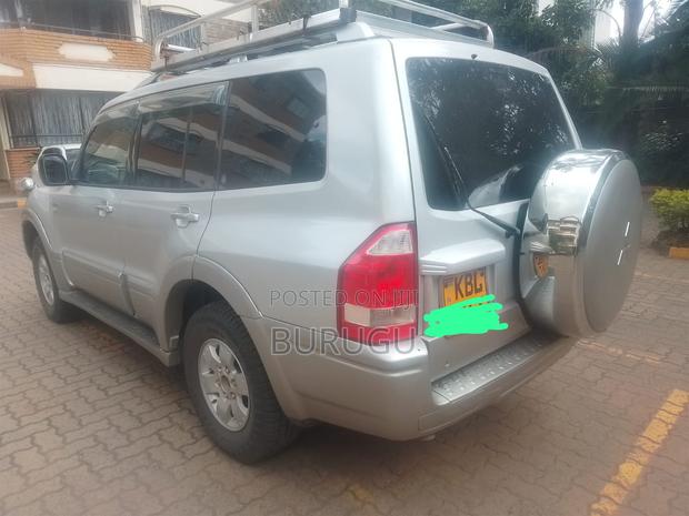 Mitsubishi Pajero 2003 Silver