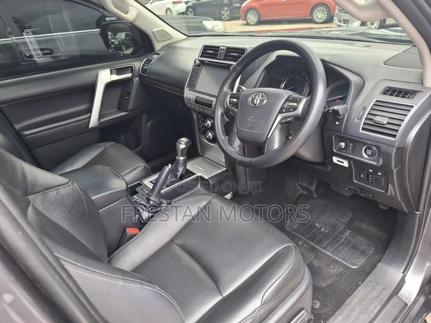Toyota Land Cruiser 2017 Gray
