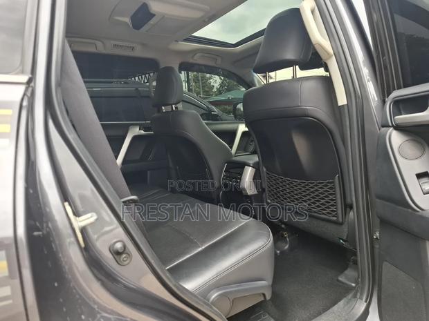 Toyota Land Cruiser 2017 Gray