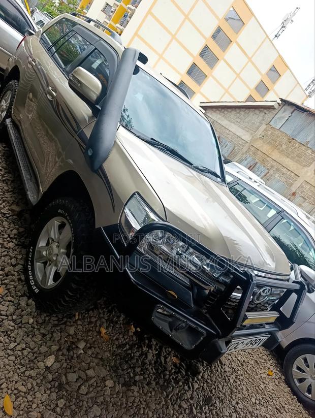 Toyota Land Cruiser 2010 Gold