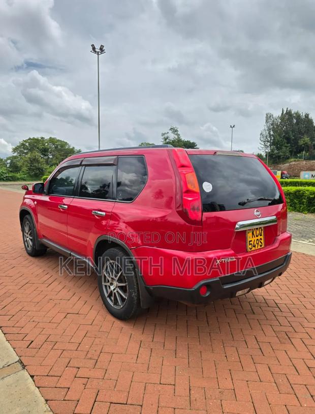 Nissan X-Trail 2010 Red
