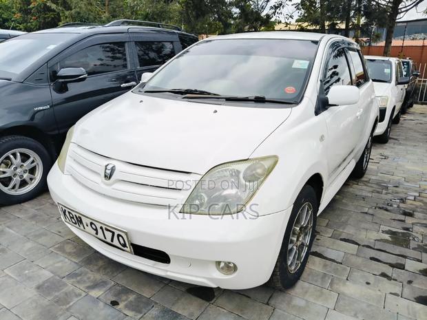Toyota IST 2006 White